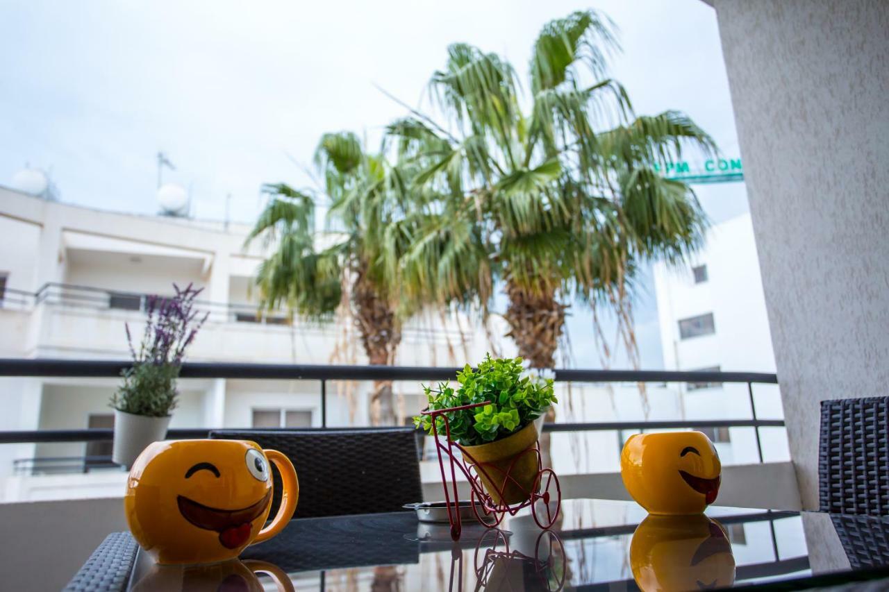 Yippee! Apartments I Town Center Larnaca Buitenkant foto