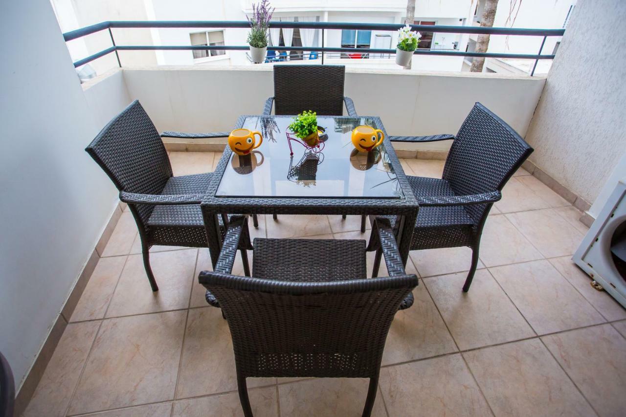 Yippee! Apartments I Town Center Larnaca Buitenkant foto