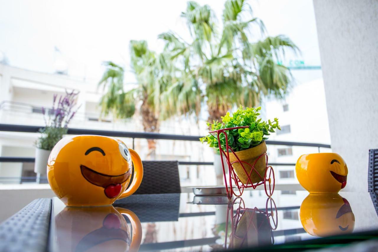 Yippee! Apartments I Town Center Larnaca Buitenkant foto